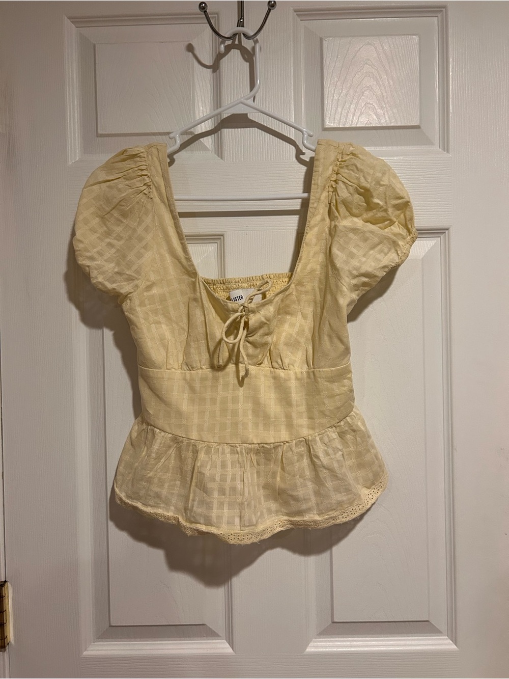 Hollister Women’s Yellow Puff-Sleeve Peplum Top with Tie Front Sz. XS